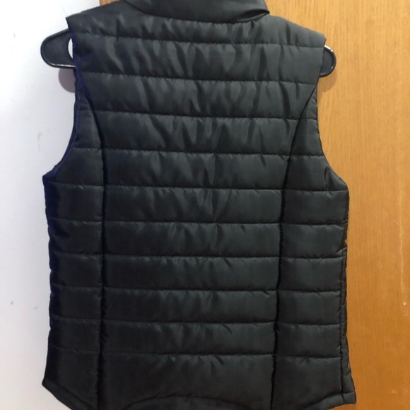 Black puffy vest - Picture 2 of 3